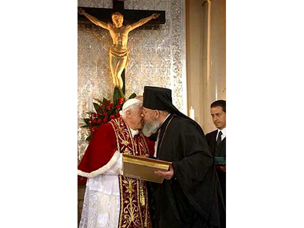 Benedict XVI kissing schismatic bishop Jeremiasz Anchismuk